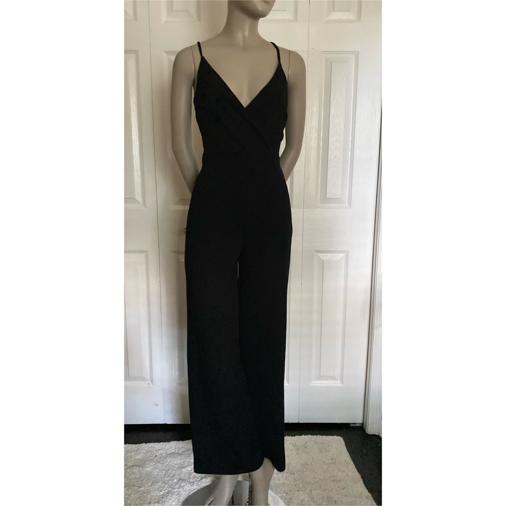 JOE & ELLE women’s black spaghetti strap jumpsuit M